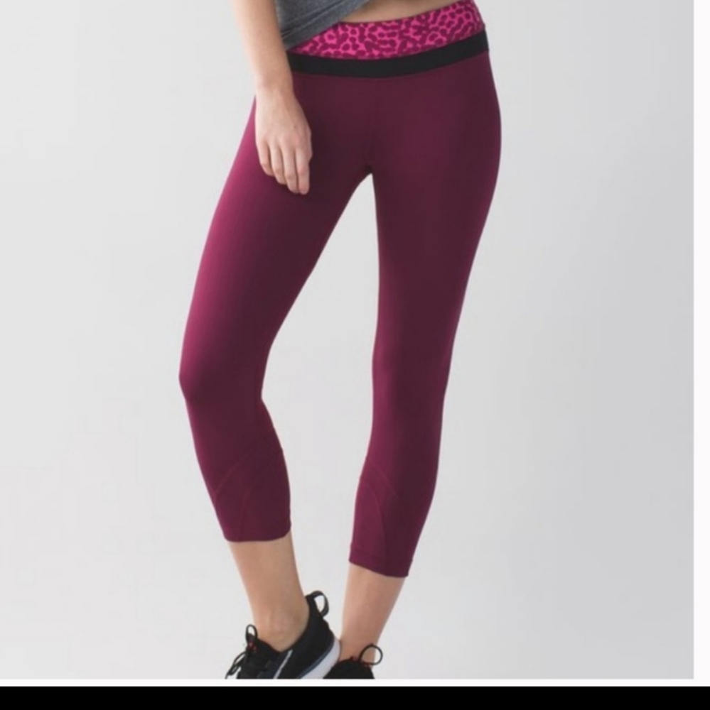 (8) Lululemon Athletica Inspire II Dashing Purple Ace Spot Trim Comfy Athleisure